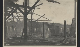 Dworzec spalony przez wycofujące się wojska rosyjskie podczas I wojny światowej.